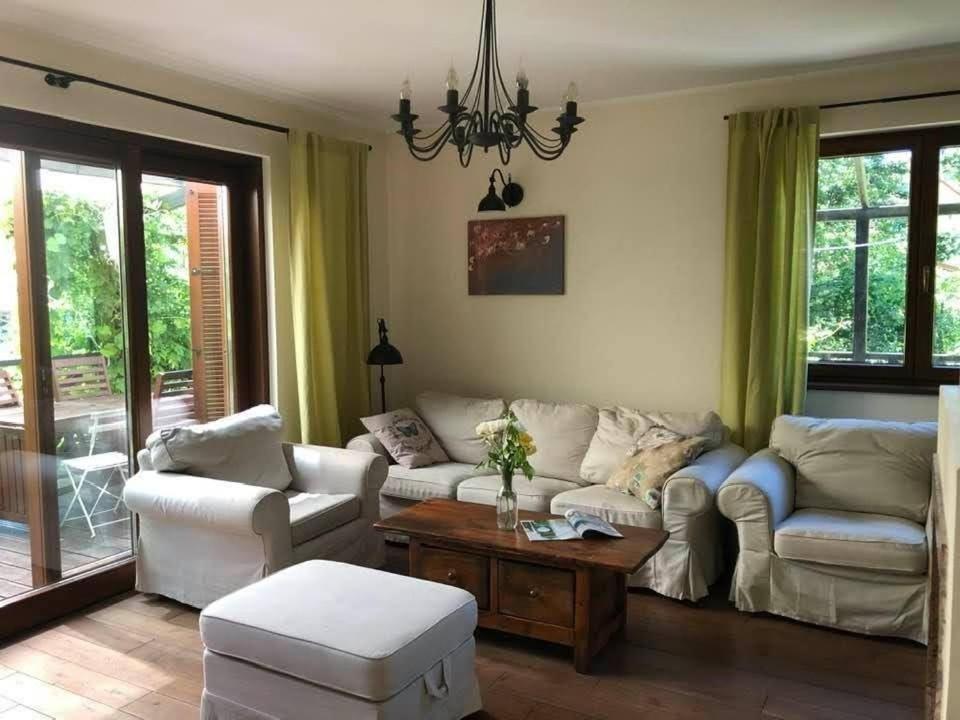 House With A Garden Ferienhaus
