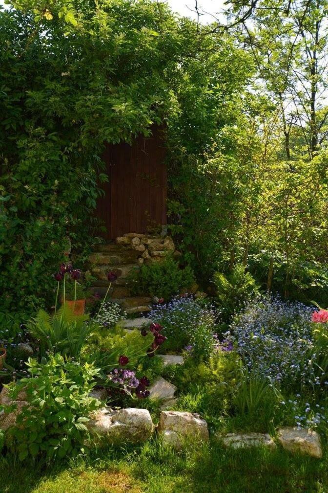 House With A Garden *